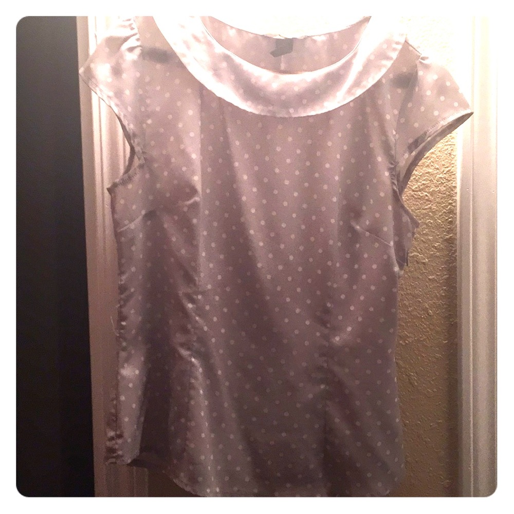 Cute Grey Polka Dot Shirt😍